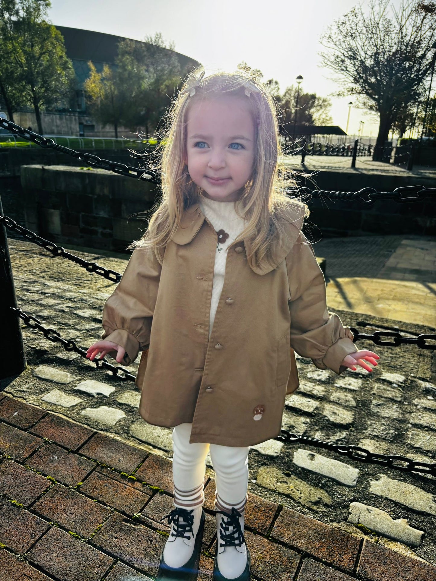 Frill Collar Mac